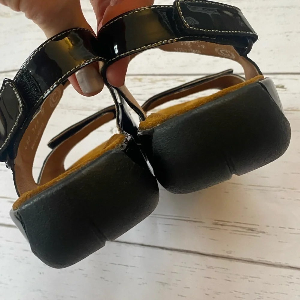 Willy Liana Black Patent leather sandal size 39 or size 8